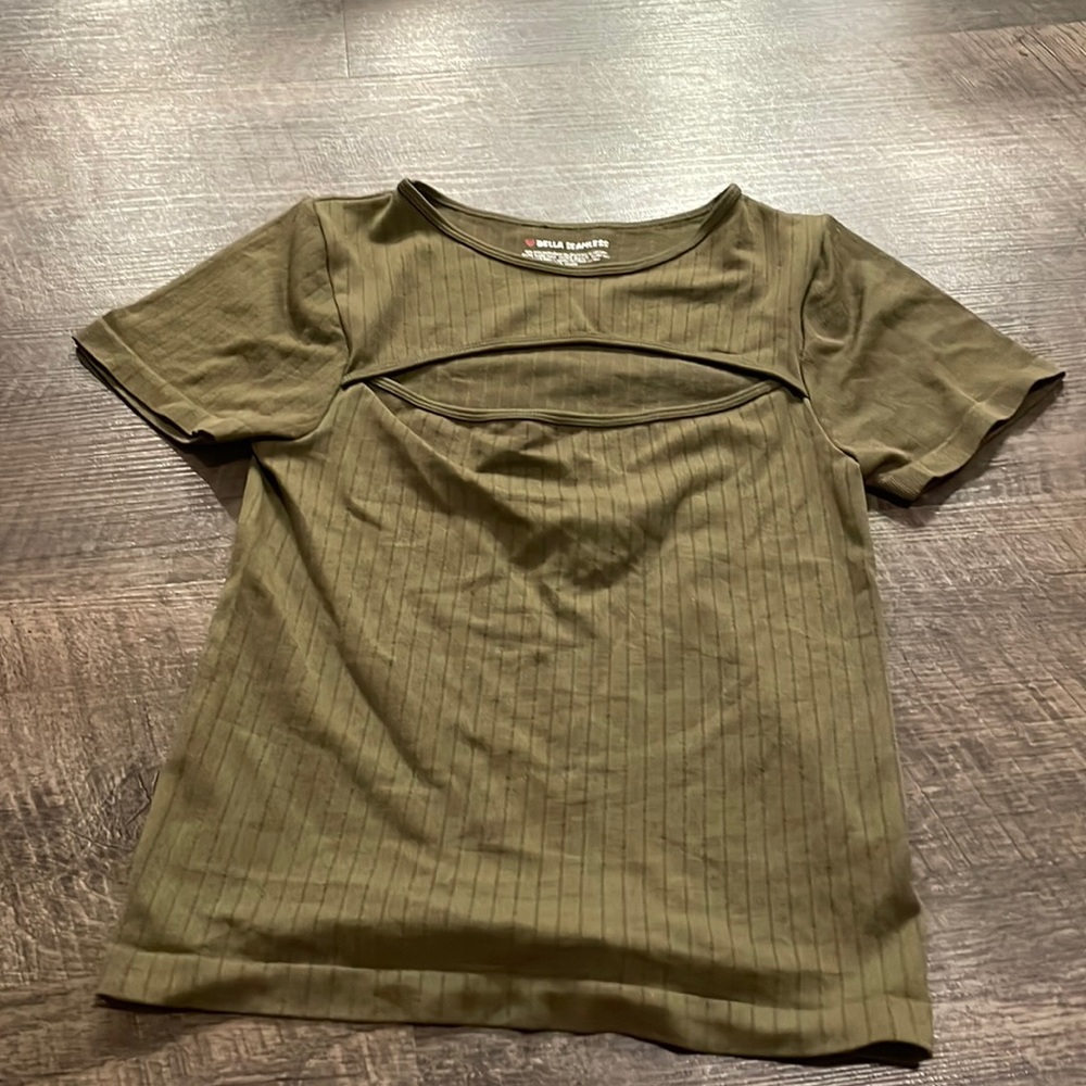 brand new cut out ribbed top